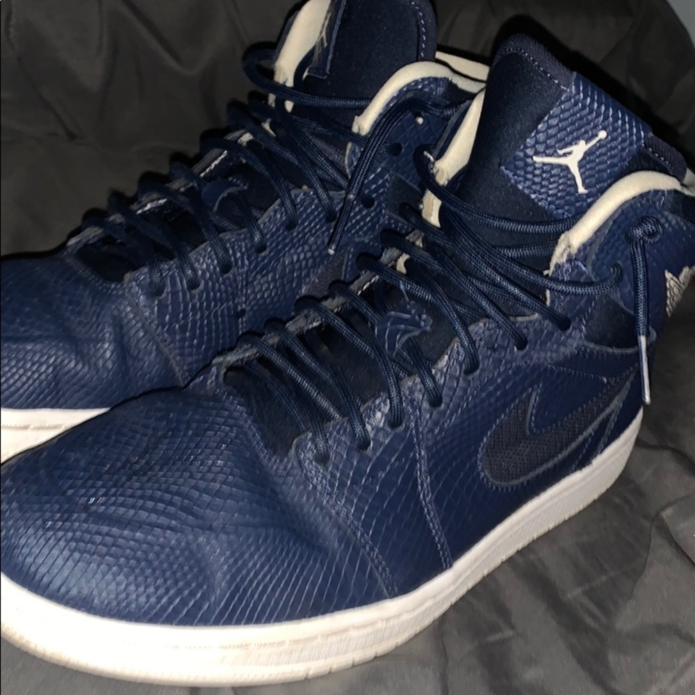 Blue snake skin Jordan 1s - Picture 2 of 4